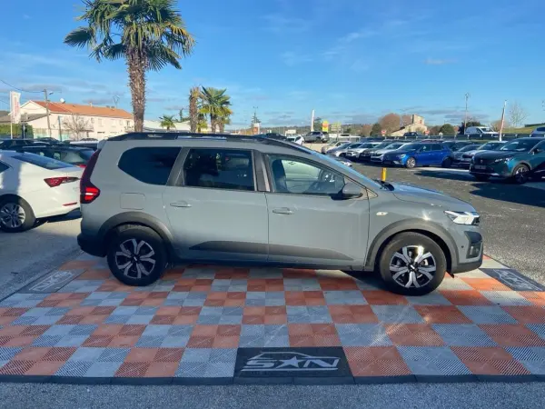 Dacia JOGGER 1.0 TCe 110 BV6 EXPRESSION GPS Caméra JA 16" 7PL - Photo 4