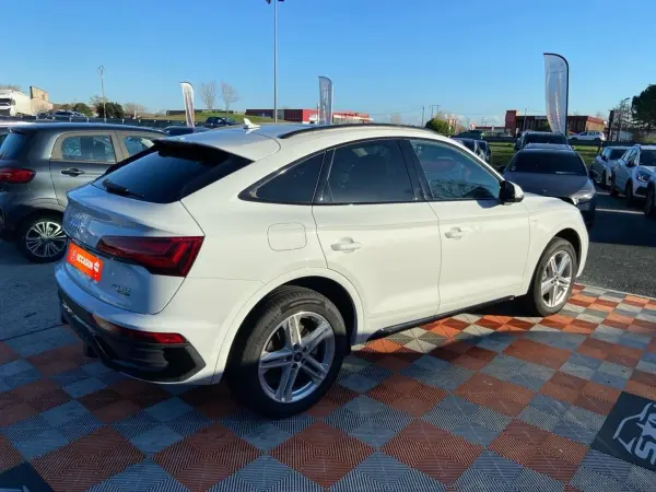 Audi Q5 SPORTBACK 40 TDI 204 QUATTRO S-Tronic S LINE Ext GPS Caméra JA 19" Black Pack - Photo 5