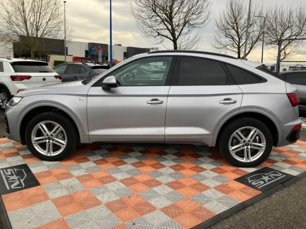 Audi Q5 SPORTBACK 40 TDI 204 QUATTRO S-Tronic S LINE Ext GPS Caméra JA 19" Black Pack - Photo 3