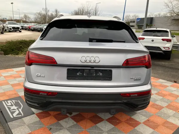 Audi Q5 SPORTBACK 40 TDI 204 QUATTRO S-Tronic S LINE Ext GPS Caméra JA 19" Black Pack - Photo 5