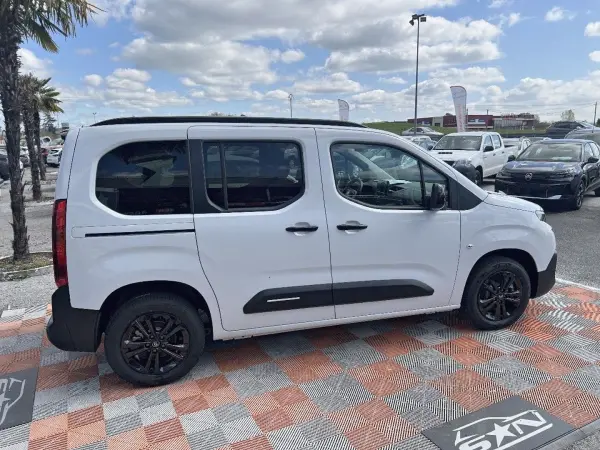 Citroën BERLINGO BlueHDi 130 EAT8 MAX Pack Techno GPS - Photo 4
