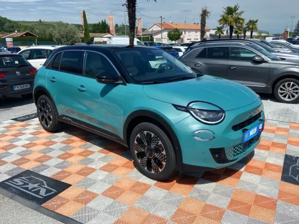 Fiat 600 1.2 145 Hybrid AUTOMATIQUE LA PRIMA Toit Noir - Photo 3