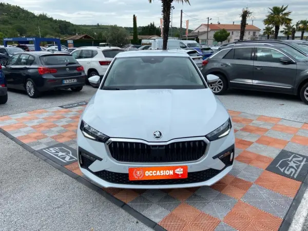 Skoda SCALA 1.0 TSI 116 BV6 SELECTION Caméra Radars Cockpit JA 16" diamantées - Photo 2