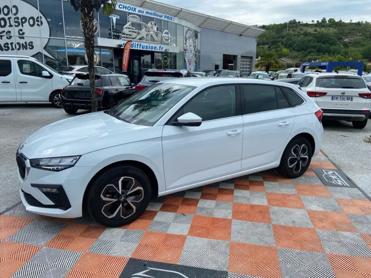 Skoda SCALA 1.0 TSI 116 BV6 SELECTION Caméra Radars Cockpit JA 16" diamantées