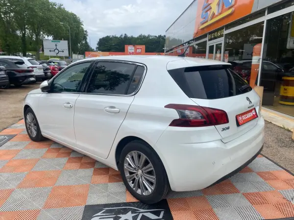 Peugeot 308 1.2 PureTech 130 ALLURE - Photo 3