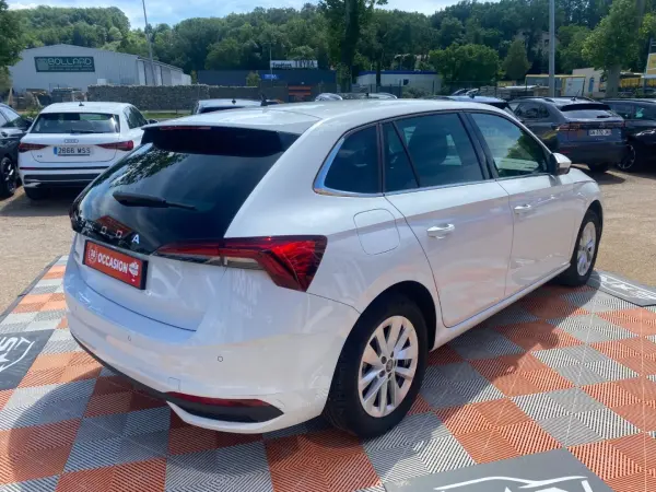 Skoda SCALA 1.0 TSI 116 BV6 SELECTION Caméra Radars Cockpit JA 16" - Photo 4