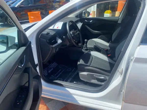 Skoda SCALA 1.0 TSI 116 BV6 SELECTION Caméra Radars Cockpit JA 16" - Photo 5