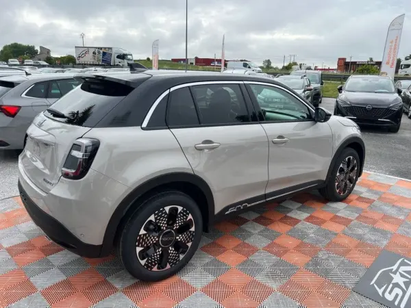 Fiat 600 1.2 145 Hybrid AUTOMATIQUE LA PRIMA Toit Noir - Photo 5