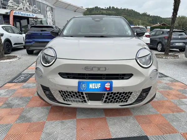 Fiat 600 1.2 145 Hybrid AUTOMATIQUE LA PRIMA Toit Noir - Photo 2