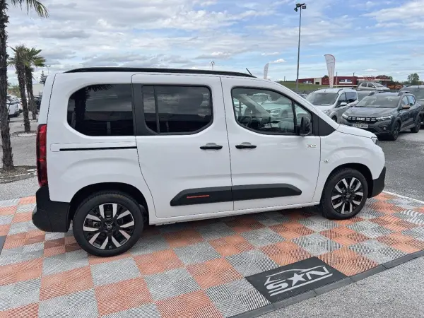 Citroën BERLINGO BlueHDi 130 EAT8 MAX Pack XTR et Techno - Photo 4