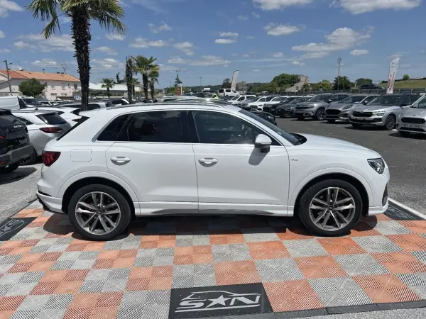 Audi Q3 35 TDI 150 S-Tronic7 S LINE JA19 Matrix LED 1 ère main (13 Options) - Photo 4