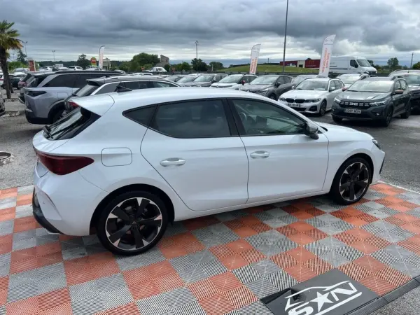 Cupra LEON NEW V 1.5 e-TSI 150 mHEV DSG7 GPS Caméra JA 18" - Photo 4