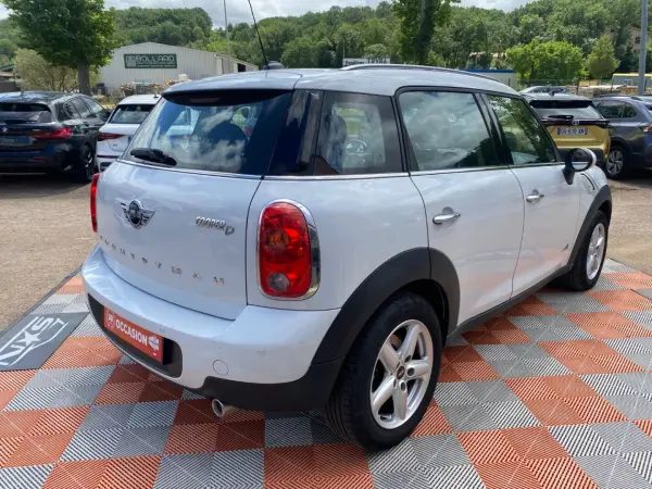 Mini COUNTRYMAN COOPER D 112 BV6 ALL4 - Photo 3
