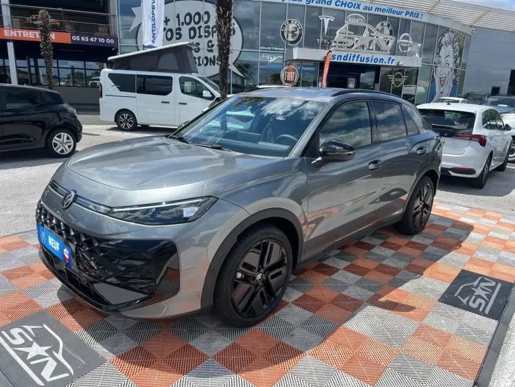 Volkswagen T-ROC NEW 1.5 eTSI Hybrid 150 DSG7 R-LINE Pack Black JA 19" Pack Easy Open IQ Lights