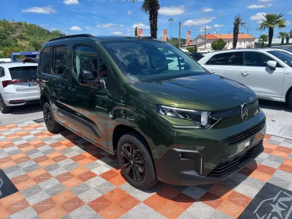 Citroën BERLINGO BlueHDi 130 EAT8 MAX N-1 5 Places - Photo 3