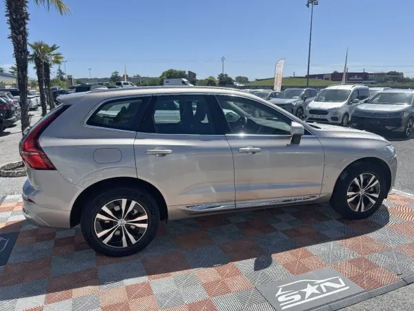 Volvo XC 60 T6 AWD PHEV 350 BVA8 CORE BRIGHT Toit Pano Caméra Hayon JA 18" - Photo 4