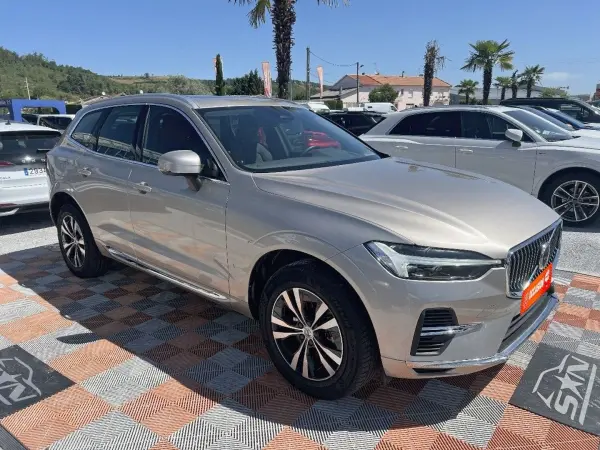 Volvo XC 60 T6 AWD PHEV 350 BVA8 CORE BRIGHT Toit Pano Caméra Hayon JA 18" - Photo 3