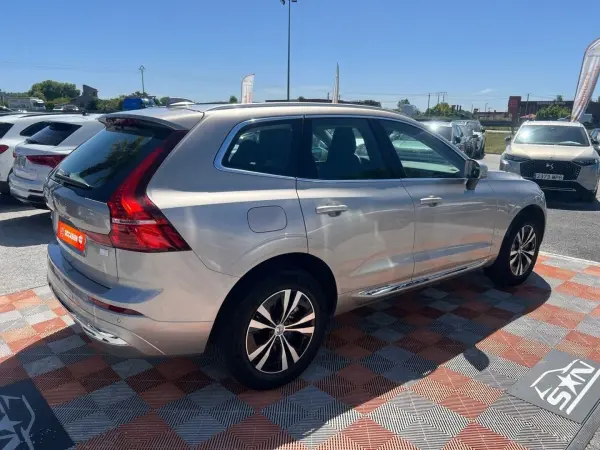 Volvo XC 60 T6 AWD PHEV 350 BVA8 CORE BRIGHT Toit Pano Caméra Hayon JA 18" - Photo 5
