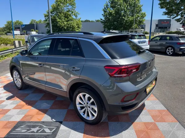 Volkswagen T-ROC 1.5 TSI 150 DSG7 LIFE PLUS Cockpit Caméra JA 17" Barres - Photo 4