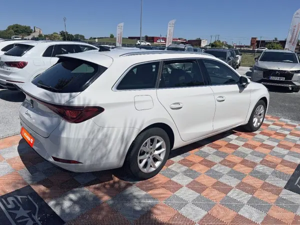 Seat LEON SPORTSTOURER 1.5 TSI 115 BV6 STYLE 25ème ANNIVERSAIRE Caméra Keyless - Photo 5