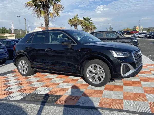 Audi Q2 35 TFSI 150 S-TRONIC S-LINE Ext GPS Caméra Hayon Keyless - Photo 3