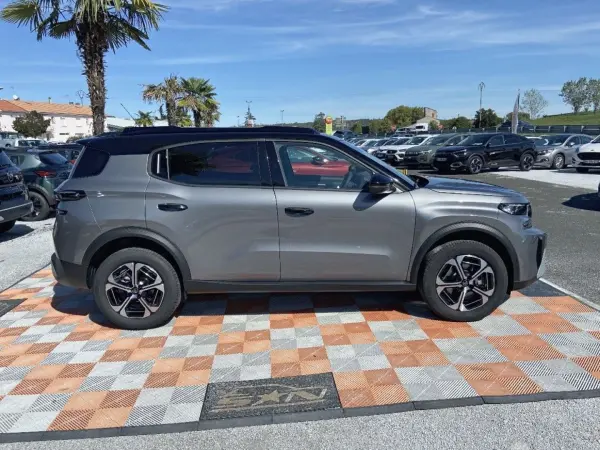 Citroën C3 AIRCROSS Hybride 145 e-DCS6 MAX Toit Noir 7 PLACES - Photo 4