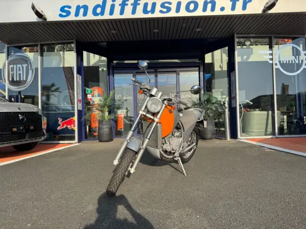 APRILIA 6.5 Motó 6.5 650cc - Photo 3