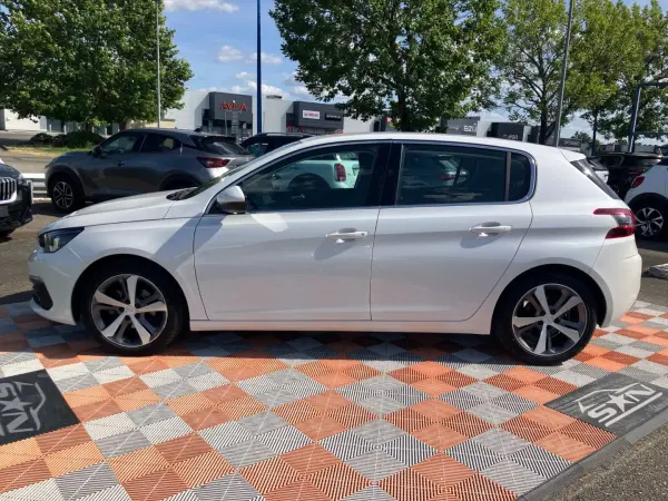 Peugeot 308 BlueHDi 130 BV6 ALLURE Full LED JA 17 - Photo 3