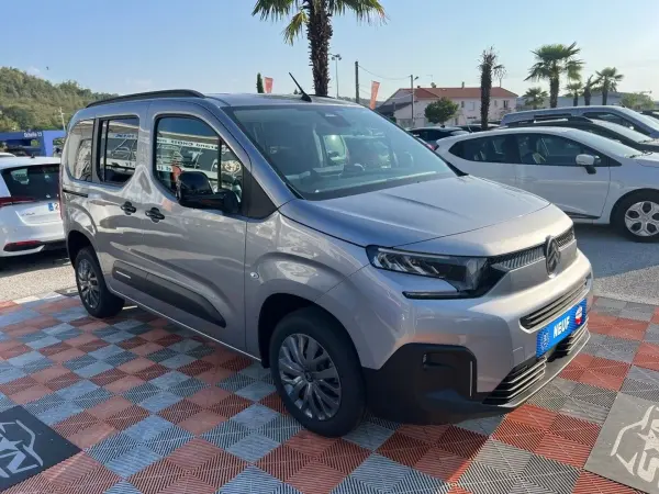 Citroën BERLINGO BlueHDi 130 EAT8 MAX EXPORT N-1 5 Places - Photo 3