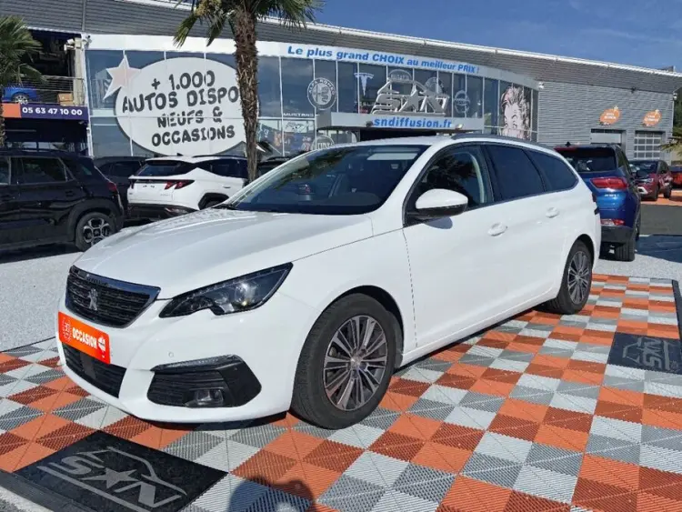 Peugeot 308 SW BlueHDi 130 BV6 ALLURE PACK Full LEDS Attelage