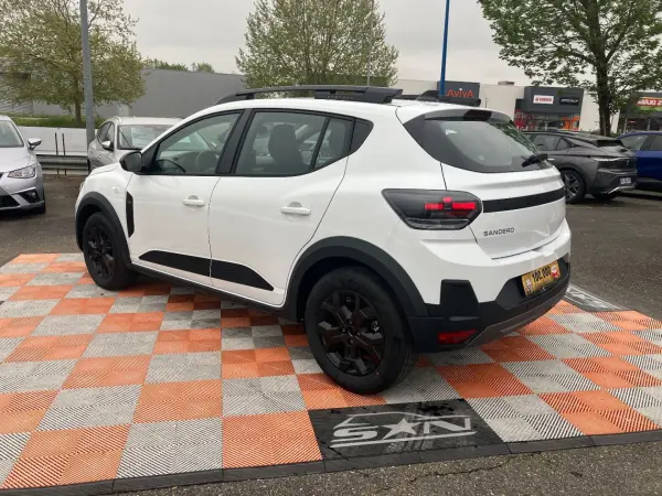 Dacia SANDERO NEW ECO-G 120 AUTO STEPWAY EXTREME Pack Navigation - Photo 3