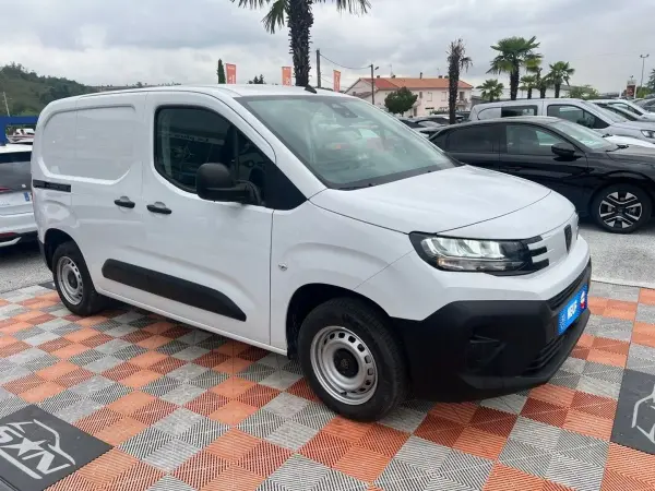 Peugeot PARTNER FOURGON M BlueHDi 100 BV6 Ecran 10" Caméra 3 Places 18300HT - Photo 3