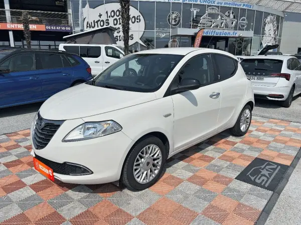 LANCIA Ypsilon