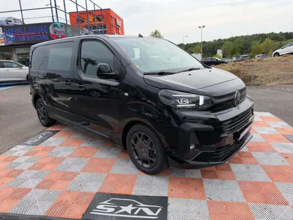 Citroën JUMPY DOUBLE CABINE 2.2 BlueHDi 180 EAT8 M PACK LOOK et CITY LEDS Caméra 2 Ptes Lat. - Photo 4