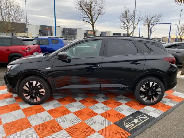 Opel GRANDLAND X NEW 1.5 D 130 BVA ULTIMATE CUIR GPS Caméra 360° Hayon - Photo 4
