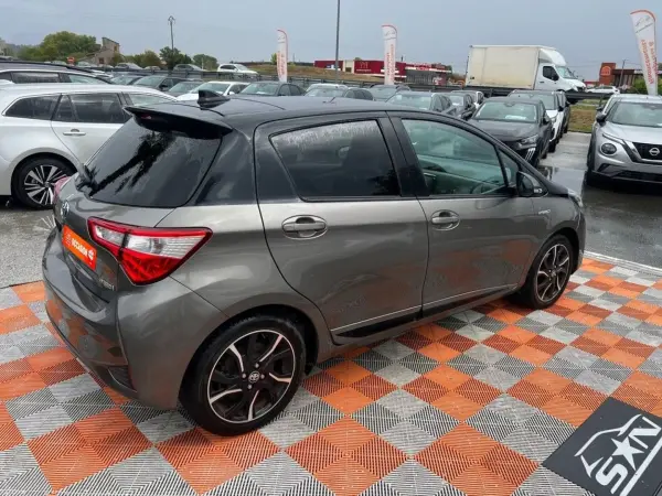 Toyota YARIS 100 HYBRID COLLECTION - Photo 5