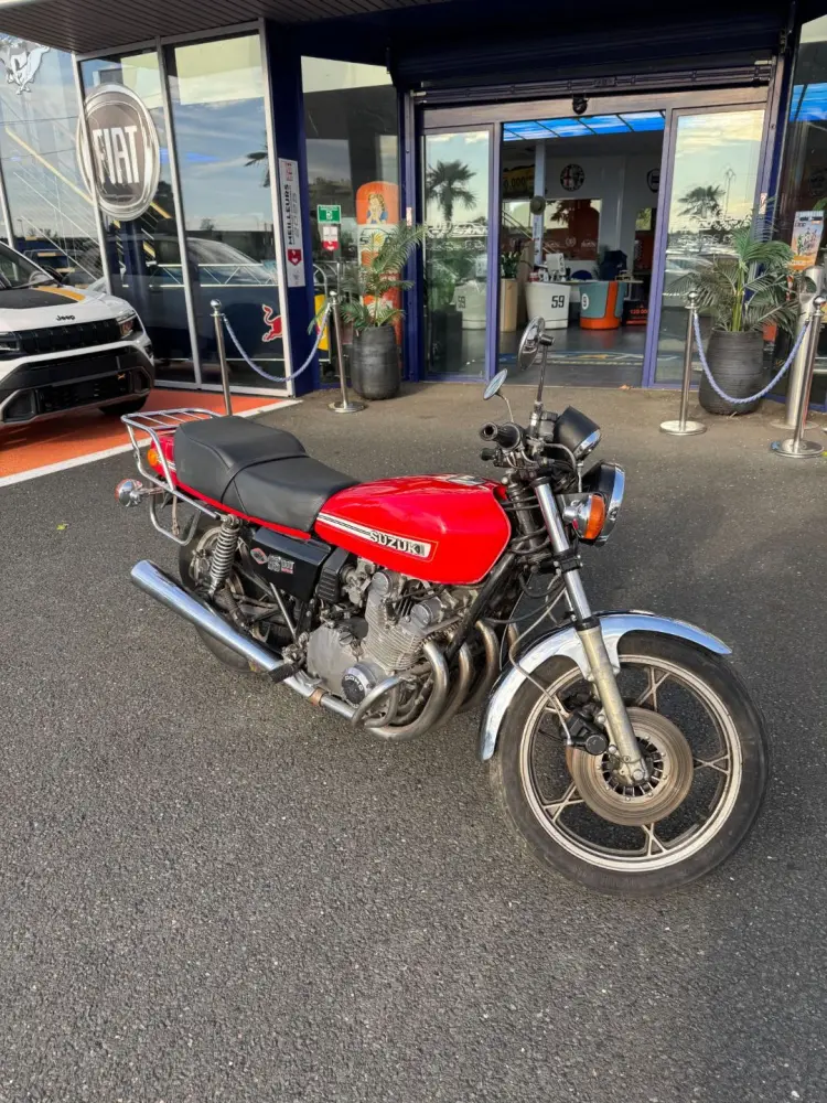SUZUKI 1000 GS ROUGE