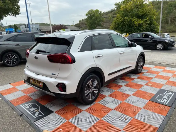 Kia NIRO 1.6 GDi 105ch ISG + électrique 43.5ch Design DCT6 - Photo 5