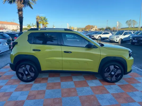 Fiat GRANDE PANDA 1.2 Hybrid 110 AUTO LA PRIMA - Photo 4
