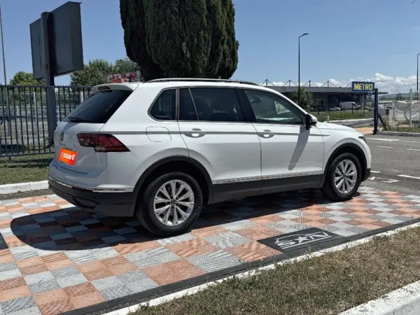Volkswagen TIGUAN 1.5 TSI 150 DSG7 LIFE GPS Caméra Hayon - Photo 5