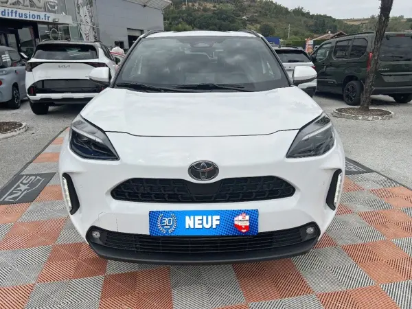 Toyota YARIS CROSS 1.5 HYBRIDE 130 2WD DESIGN BUSINESS - Photo 2