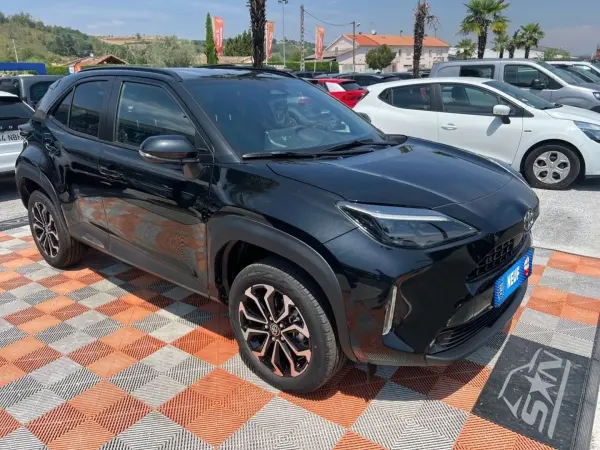 Toyota YARIS CROSS 1.5 HYBRIDE 130 2WD DESIGN BUSINESS - Photo 3