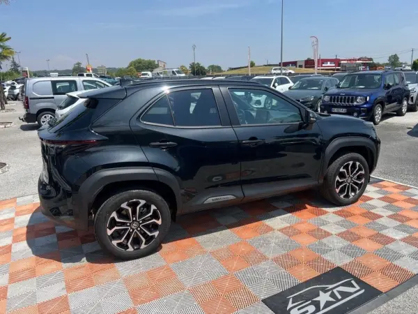 Toyota YARIS CROSS 1.5 HYBRIDE 130 2WD DESIGN BUSINESS - Photo 4