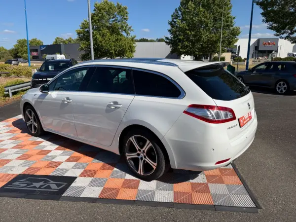 Peugeot 508 SW 2.0 HDI 180 EAT GT Toit GPS - Photo 4