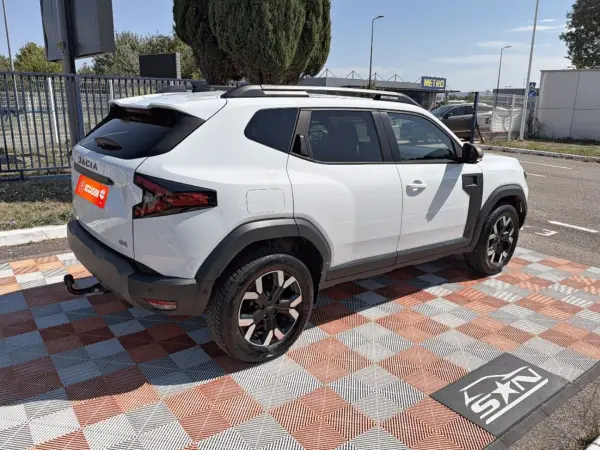 Dacia DUSTER Mild hybrid 130 4x4 - Photo 5