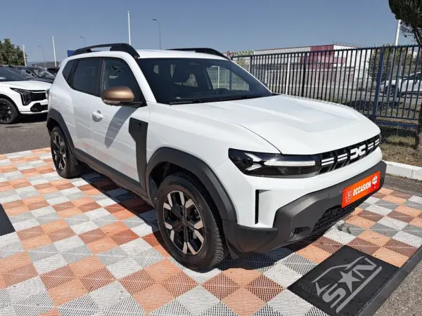 Dacia DUSTER Mild hybrid 130 4x4 - Photo 3