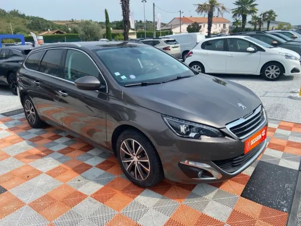 Peugeot 308 SW 1.2 PureTech 130 ALLURE - Photo 3