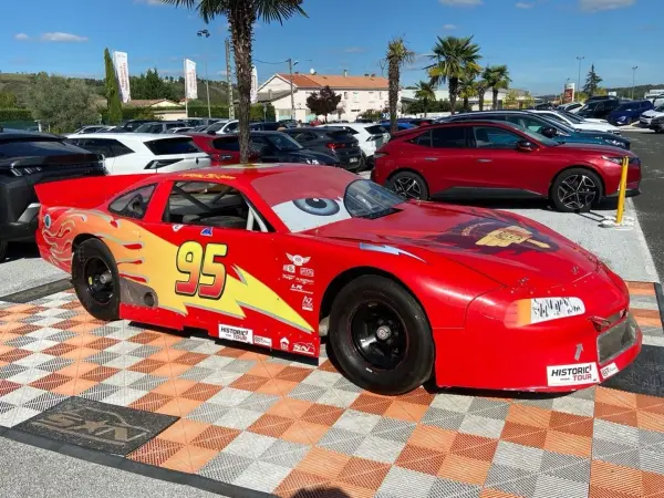 NASCAR NASCAR COVERING FLASH MCQUEEN - Photo 3