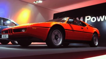 La Photo de la couv : BMW M1