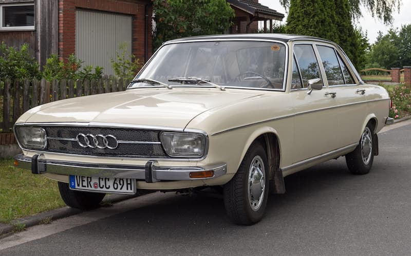 Audi 100